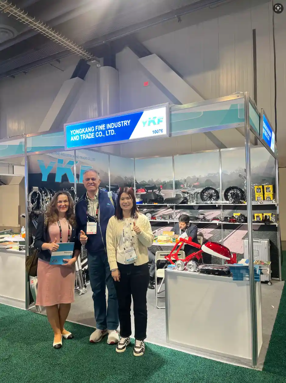 YKMOTOs trade show photo