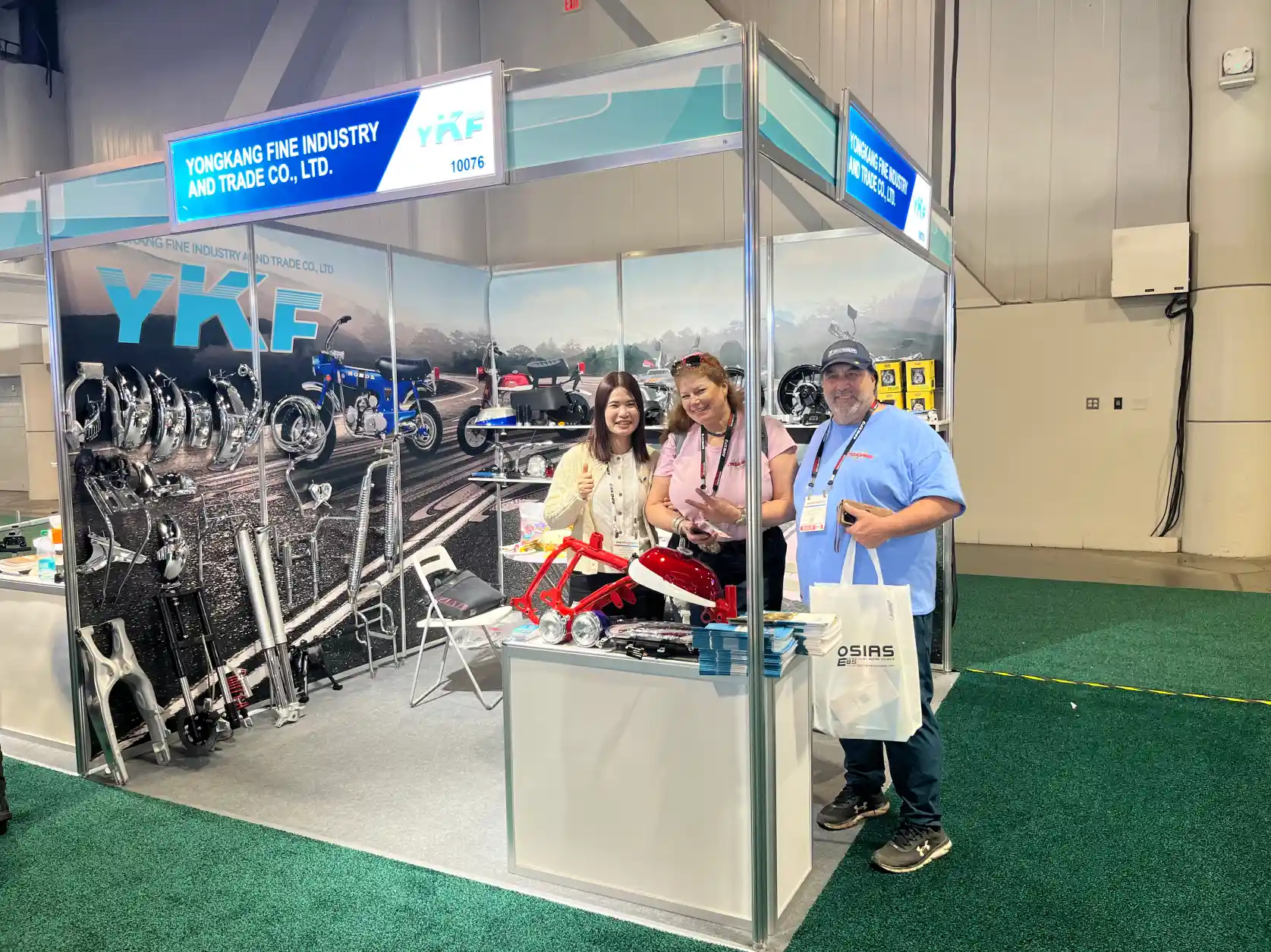 YKMOTOs trade show photo
