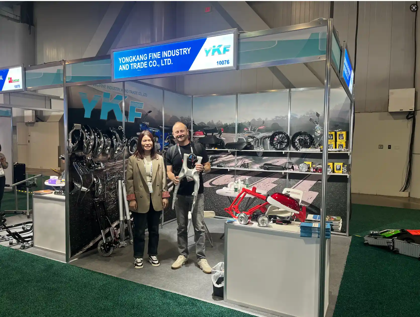 YKMOTOs trade show photo